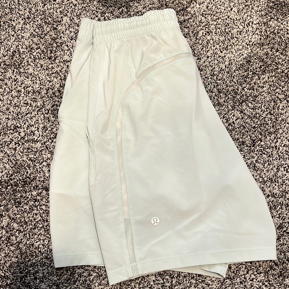 Men’s Lululemon 7” Pace Breaker Lined Shorts